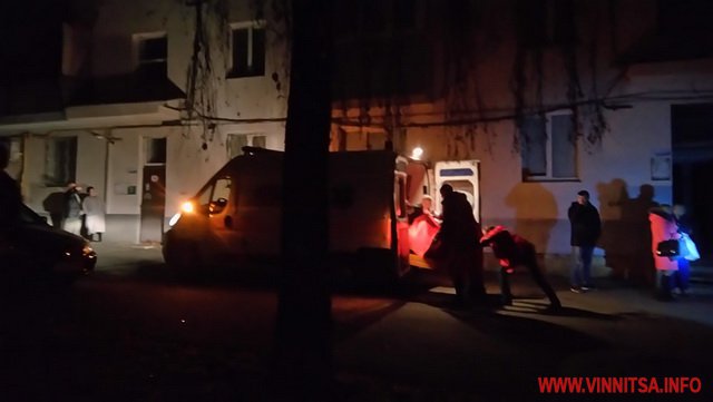 Винница.info: У центрі Вінниці горить двоповерховий будинок. Вогонь руйнує дім на очах. Фото і відео dqxikeidqxiqqeant