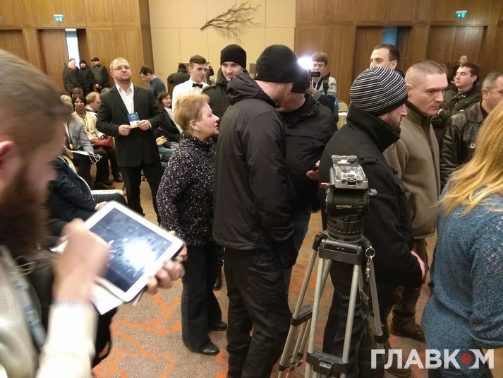 Невідомі зірвали скандальний «Форум нацменшин України»