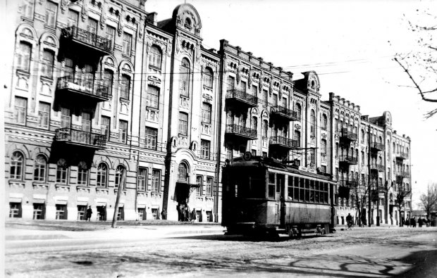 Будинок готелю Військово-Микольського монастиря dqxikeidqxitkant