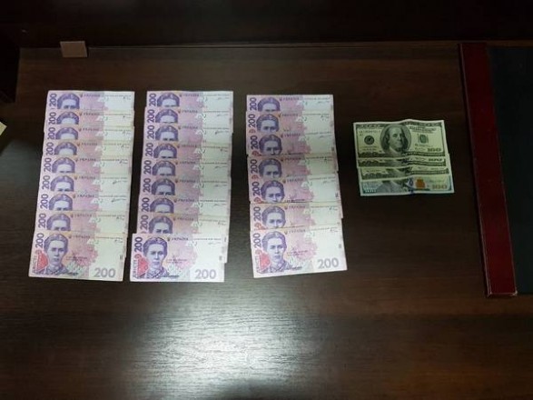 Женщина в Харьковской области пыталась подкупить прокурора dqxikeidqxitkant