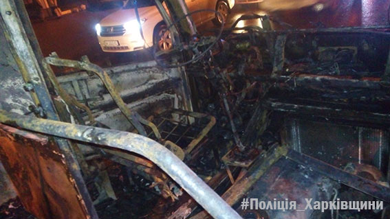 Маршрутка горіла у Харкові dqxikeidqxiqqeant