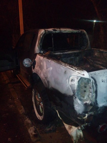 У Новій Каховці за одну ніч підпалили два автомобілі У Новій Каховці за одну ніч підпалили два автомобілі dqxikeidqxiqqeant