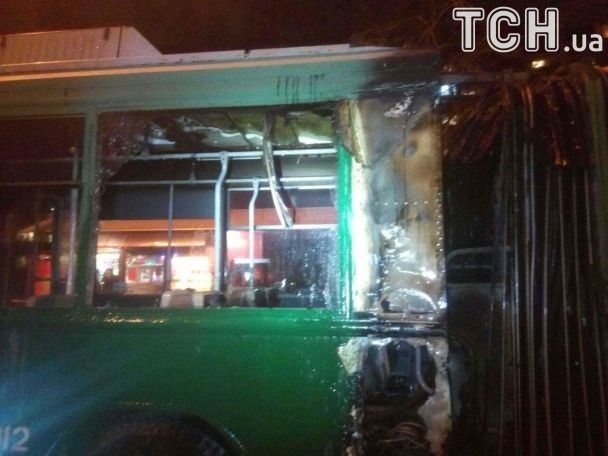 В Киеве загорелся троллейбус с пассажирами dqxikeidqxiqqeant