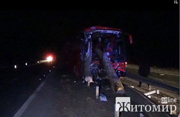 Фото з місця аварії на трасі Київ – Чоп dqxikeidqxitkant