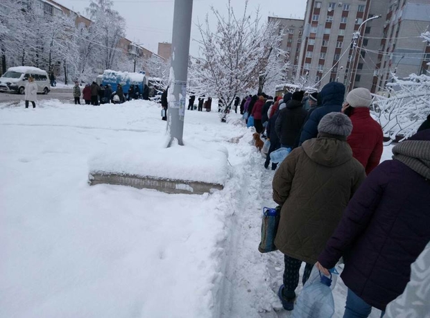 город, черкассы, вода, водоснабжение, цистерны, водоканал, люди, очереди, магазины, супермаркеты dqxikeidqxiqqeant