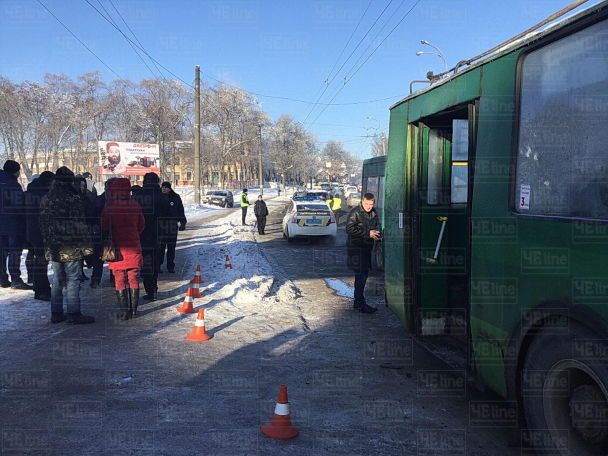 В Чернигове маршрутка на скорости протаранила троллейбус, пострадали более 10 человек