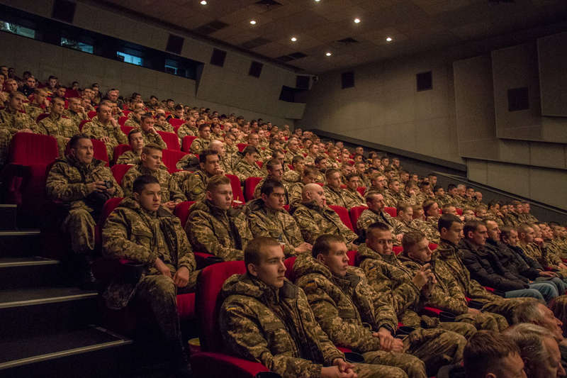 В зале не было свободных мест