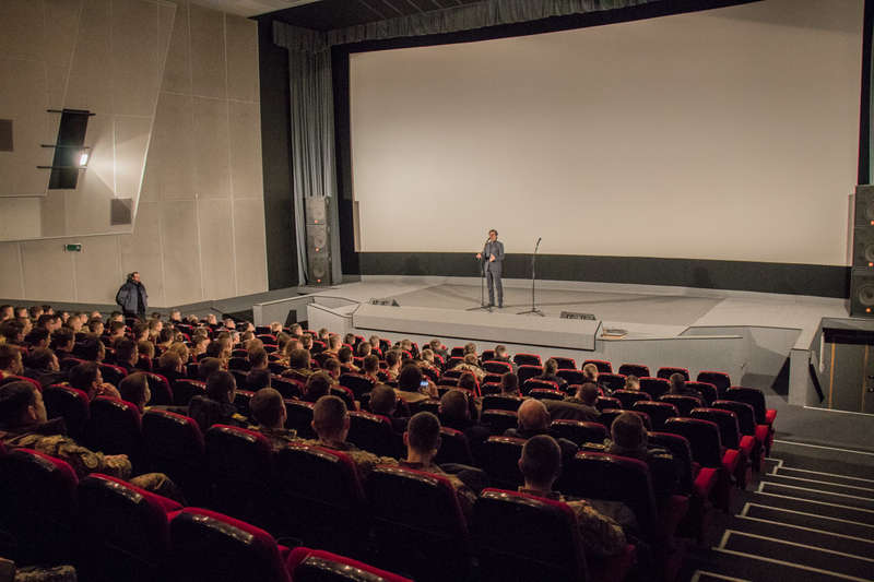 Смотреть "Киборгов" приехали лицеисты из разных регионов Украины