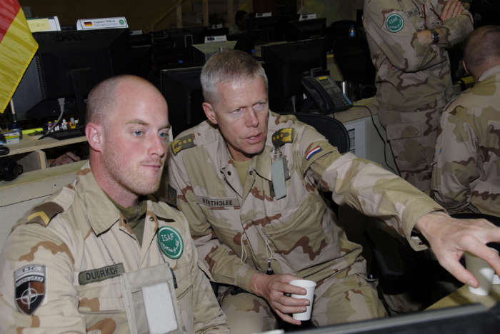 869587-3.jpg 869587-3.jpg