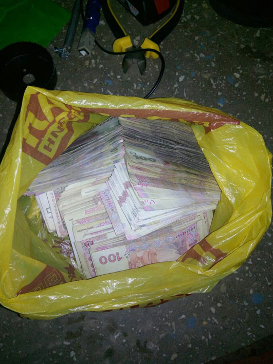 банкомат, черниговская область, полиция, преступники, деньги, программа, гривны, миллион