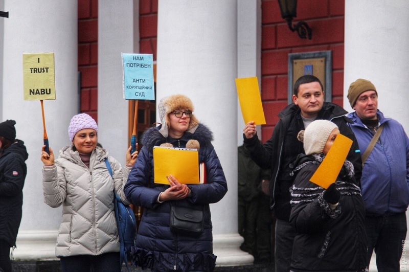 геннадий труханов, одесса, митинг, протест, титушки, соломенский райсуд киева, борисполь, набу, подозрение, мэр