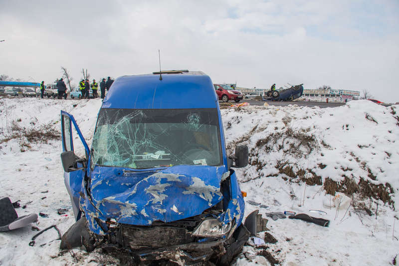 Mercedes вез детей в цирк