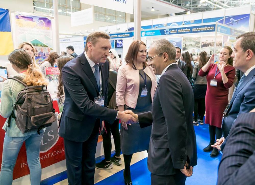 Ректор Онищенко та міністр освіти Азербайджану Джаббаров (Фото із соцмереж)