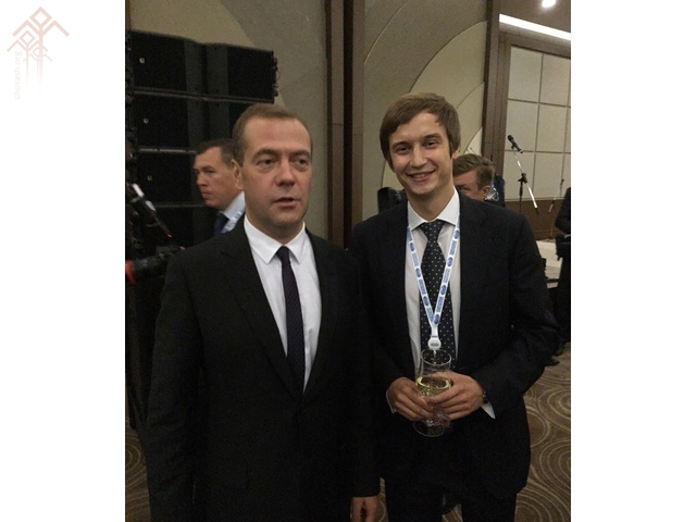 Роман караулов с Медведевым Роман караулов с Медведевым