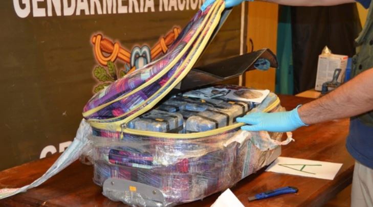 В российском посольстве в Аргентине нашли 400 кг кокаина (фото) - 110115 В российском посольстве в Аргентине нашли 400 кг кокаина (фото) - фото 110115 dqxikeidqxiqqeant