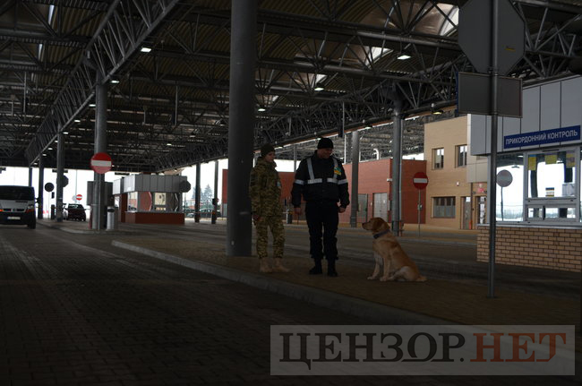 Біометричний контроль на українсько-польському кордоні: як це працює 02 Біометричний контроль на українсько-польському кордоні: як це працює 02