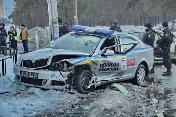 Ð Ðиеве пÑÑнÑй мÑжÑина пÑоÑаÑанил авÑÐ¾Ð¼Ð¾Ð±Ð¸Ð»Ñ Ð¿Ð¾Ð»Ð¸Ñии оÑ
ÑанÑ, пÑавооÑ
ÑаниÑели - в ÑеанимаÑии dqxikeidqxitkant