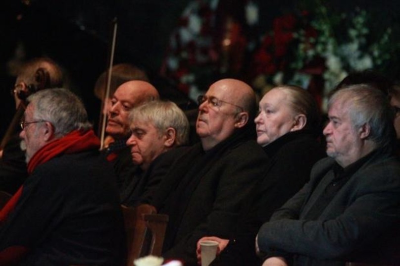 ÐŸÐ¾Ñ…Ð¾Ñ€Ð¾Ð½Ñ‹ ÐžÐ»ÐµÐ³Ð° Ð¢Ð°Ð±Ð°ÐºÐ¾Ð²Ð°. ÐšÐ°Ðº ÑÑ‚Ð¾ Ð±Ñ‹Ð»Ð¾ (Ñ„Ð¾Ñ‚Ð¾Ñ€ÐµÐ¿Ð¾Ñ€Ñ‚Ð°Ð¶) 