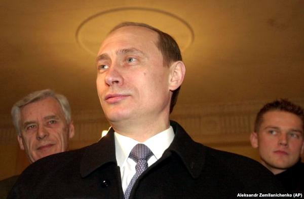 Путин на избирательном участке, 26 марта 2000 года