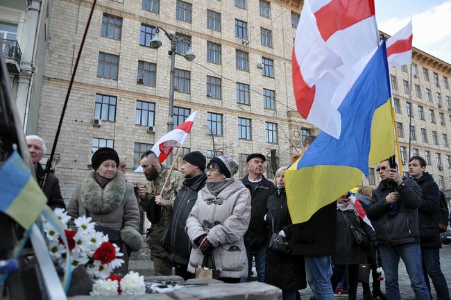 В центре Киева прошла акция солидарности с белорусским народом, посвященная празднованию Дня Воли 01 В центре Киева прошла акция солидарности с белорусским народом, посвященная празднованию Дня Воли 01 dqxikeidqxiqqeant