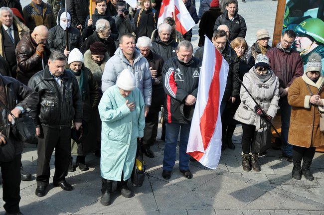 В центре Киева прошла акция солидарности с белорусским народом, посвященная празднованию Дня Воли 10 В центре Киева прошла акция солидарности с белорусским народом, посвященная празднованию Дня Воли 10