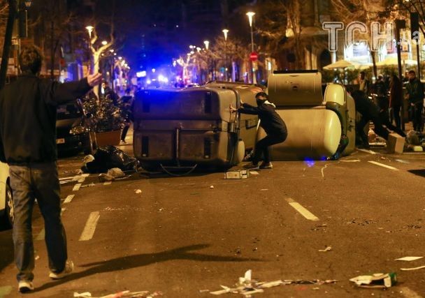 Ð ÐаÑалонии в ÑÑолкновениÑÑ
пÑоÑеÑÑÑÑÑиÑ
и полиÑии бÑли ÑÐ°Ð½ÐµÐ½Ñ 17 Ñеловек