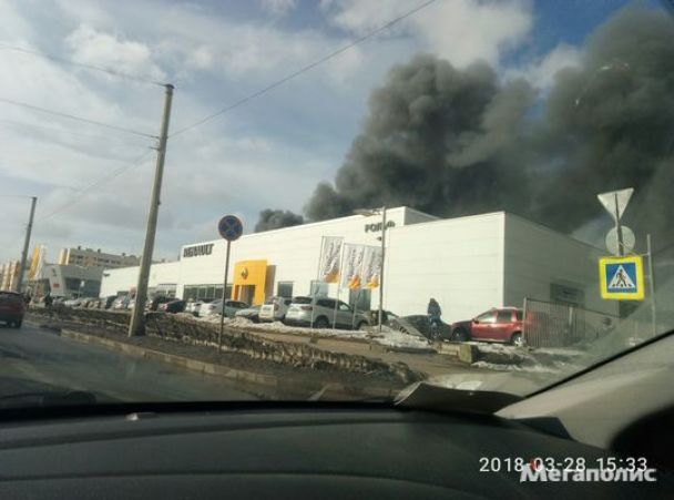 Ð’ Ð¡Ð°Ð½ÐºÑ‚-ÐŸÐµÑ‚ÐµÑ€Ð±ÑƒÑ€Ð³Ðµ Ð²ÑÐ¿Ñ‹Ñ…Ð½ÑƒÐ» Ð°Ð²Ñ‚Ð¾Ñ†ÐµÐ½Ñ‚Ñ€ Hyundai