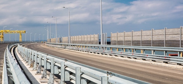 «Уже почти готов» - новые фото Крымского моста «Уже почти готов» - новые фото Крымского моста dqxikeidqxiqqeant