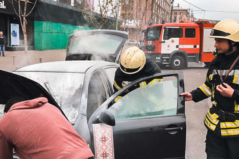 Ðднако без помоÑи пожаÑнÑÑ
не обоÑлоÑÑ