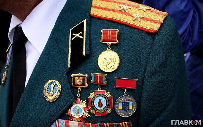 «Безсмертний полк» Януковича, або Побєдобєсіє по-українськи