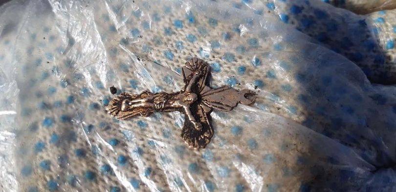 Забыли и прикопали: под Днепром нашли вещи погибших в Иловайском котле (ФОТО) - 125316 Забыли и прикопали: под Днепром нашли вещи погибших в Иловайском котле (ФОТО) - фото 125316 dqxikeidqxiqqeant