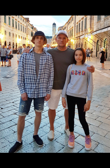 ÐœÐ°Ñ€Ñ‡ÐµÐ½ÐºÐ¾ Ð¿Ð¾ÐºÐ°Ð·Ð°Ð»Ð° ÐºÐ°Ðº Ð¾Ñ‚Ð´Ñ‹Ñ…Ð°ÐµÑ‚ Ñ ÐºÑƒÐ¼Ð¾Ð¼ ÐŸÑƒÑ‚Ð¸Ð½Ð° Ð·Ð° Ð³Ñ€Ð°Ð½Ð¸Ñ†ÐµÐ¹ 