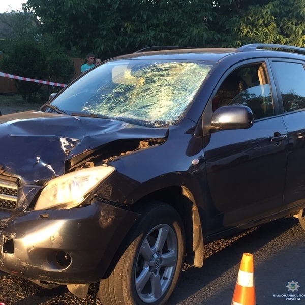 Ð ÐдеÑÑе ÑÑаÑÑÑ
а на джипе Ñбила молодÑÑ Ð´ÐµÐ²ÑÑÐºÑ Ñ Ñебенком. ÐÑди поднÑли бÑÐ½Ñ (ÑоÑо, видео)