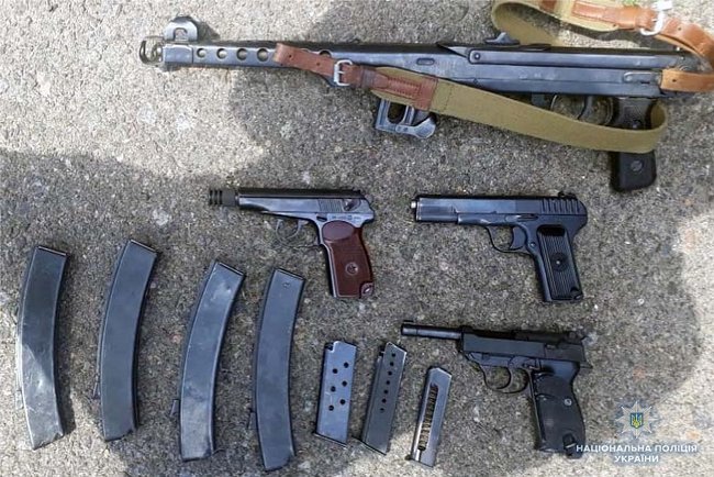 Преступная группа, занимавшаяся сбытом, хранением и изготовлением огнестрельного оружия, задержана в Киеве, - Нацполиция 03 Преступная группа, занимавшаяся сбытом, хранением и изготовлением огнестрельного оружия, задержана в Киеве, - Нацполиция 03