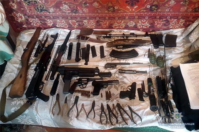 Преступная группа, занимавшаяся сбытом, хранением и изготовлением огнестрельного оружия, задержана в Киеве, - Нацполиция 05 Преступная группа, занимавшаяся сбытом, хранением и изготовлением огнестрельного оружия, задержана в Киеве, - Нацполиция 05