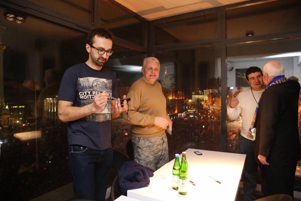 Теліженко, сентаор Маккейн, народний депутат Лещенко та журналіст Шеремета. Джерело: Facebook Теліженка dqxikeidqxitkant