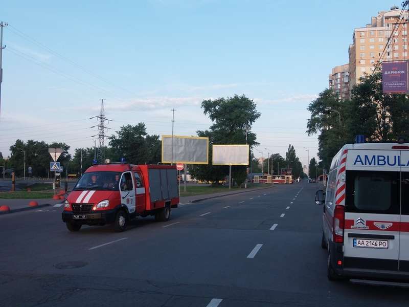 ÐожаÑÐ½Ð°Ñ Ð±Ñигада пÑибÑла на меÑÑо пÑоиÑÑеÑÑÐ²Ð¸Ñ Ð¿ÑимеÑно ÑеÑез 15 минÑÑ