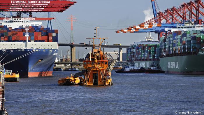 Німецька судноплавна компанія Hansa Heavy Lift базується в порту Гамбурга Німецька судноплавна компанія Hansa Heavy Lift базується в порту Гамбурга