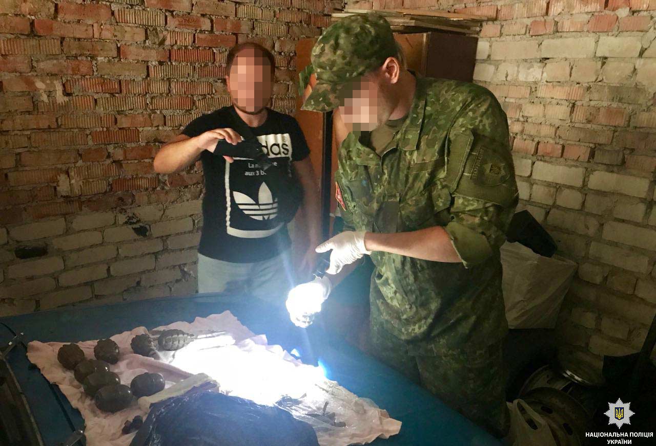 Днепрянин хранил в гараже гранаты.Новости Днепра