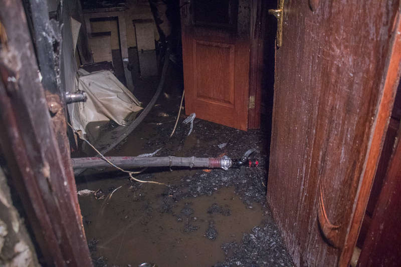 ÐÐ³Ð¾Ð½Ñ Ð¾Ñ
ваÑил жилое помеÑение плоÑадÑÑ Ð¾ÐºÐ¾Ð»Ð¾ 30 квадÑаÑнÑÑ
меÑÑов