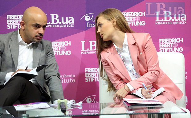 Мустафа Найєм та Олена Сотник dqxikeidqxitkant