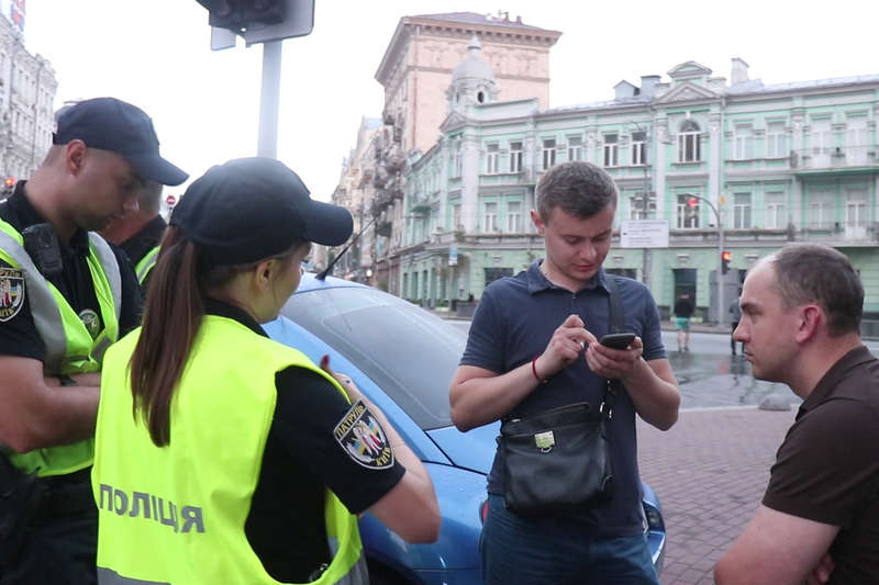 Ð’Ð¾Ð´Ð¸Ñ‚ÐµÐ»ÑŒ Ð¸ Ð²Ð»Ð°Ð´ÐµÐ»ÐµÑ† Ð¼Ð°ÑˆÐ¸Ð½Ñ‹ Ð¸Ð¼ÐµÐ»Ð¸ ÑÐ²Ð½Ñ‹Ðµ Ð¿Ñ€Ð¸Ð·Ð½Ð°ÐºÐ¸ Ð°Ð»ÐºÐ¾Ð³Ð¾Ð»ÑŒÐ½Ð¾Ð³Ð¾ Ð¾Ð¿ÑŒÑÐ½ÐµÐ½Ð¸Ñ, Ð¾Ð´Ð½Ð°ÐºÐ¾ Ñ‚ÐµÑÑ‚ Ð½Ð° Ð´Ñ€Ð°Ð³ÐµÑ€ Ð¿Ñ€Ð¾Ñ…Ð¾Ð´Ð¸Ñ‚ÑŒ Ð¾Ñ‚ÐºÐ°Ð·Ð°Ð»Ð¸ÑÑŒ