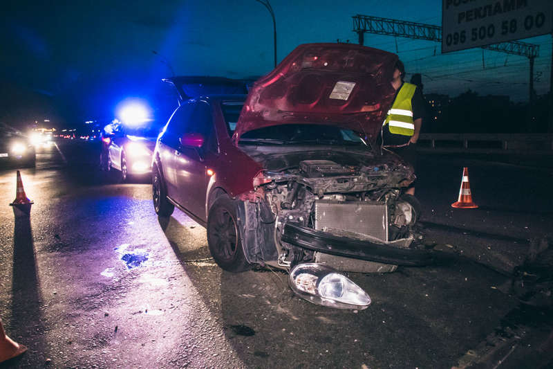 ЧÑÐ¾Ð±Ñ Ð½Ðµ влеÑеÑÑ Ð² легковÑÑÐºÑ Ñзади водиÑÐµÐ»Ñ ÑÑÑÑ Ð¿ÑиÑлоÑÑ Ð²ÑеÑ
аÑÑ Ð½Ð° вÑÑÑеÑнÑÑ Ð¿Ð¾Ð»Ð¾ÑÑ