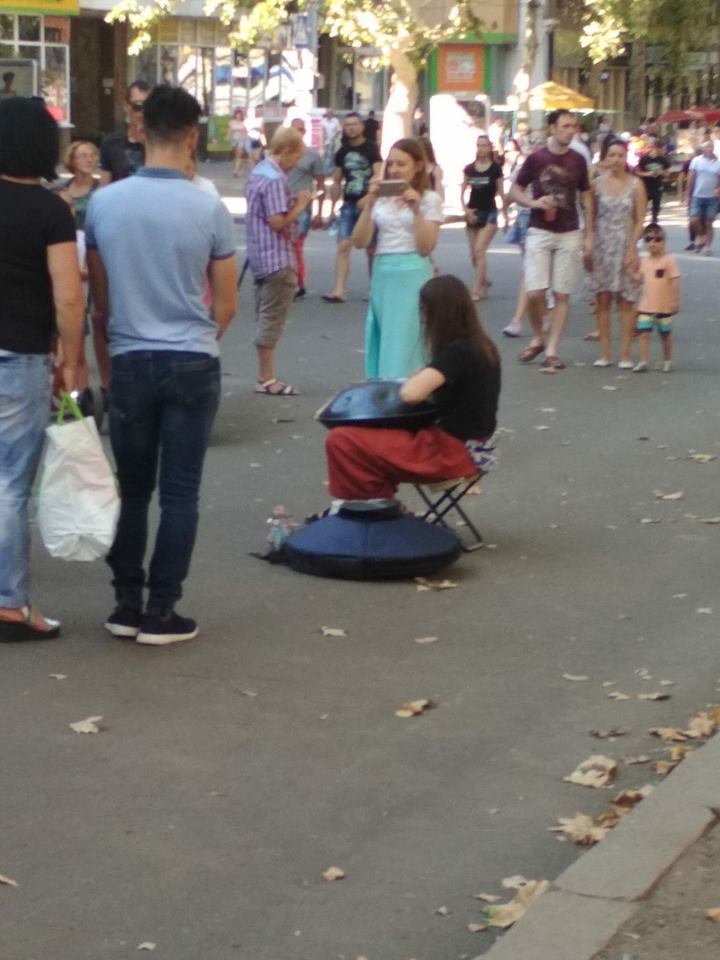 "Где ваша Украина?" Сеть разгневала наглая ва*ница, закатившая скандал dqxikeidqxiqqeant