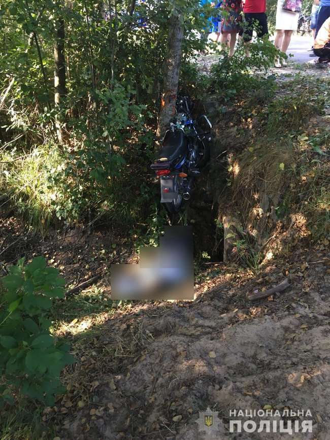 ДТП на Ривненщине: Двое юношей погибли, один в реанимации 02 ДТП на Ривненщине: Двое юношей погибли, один в реанимации 02