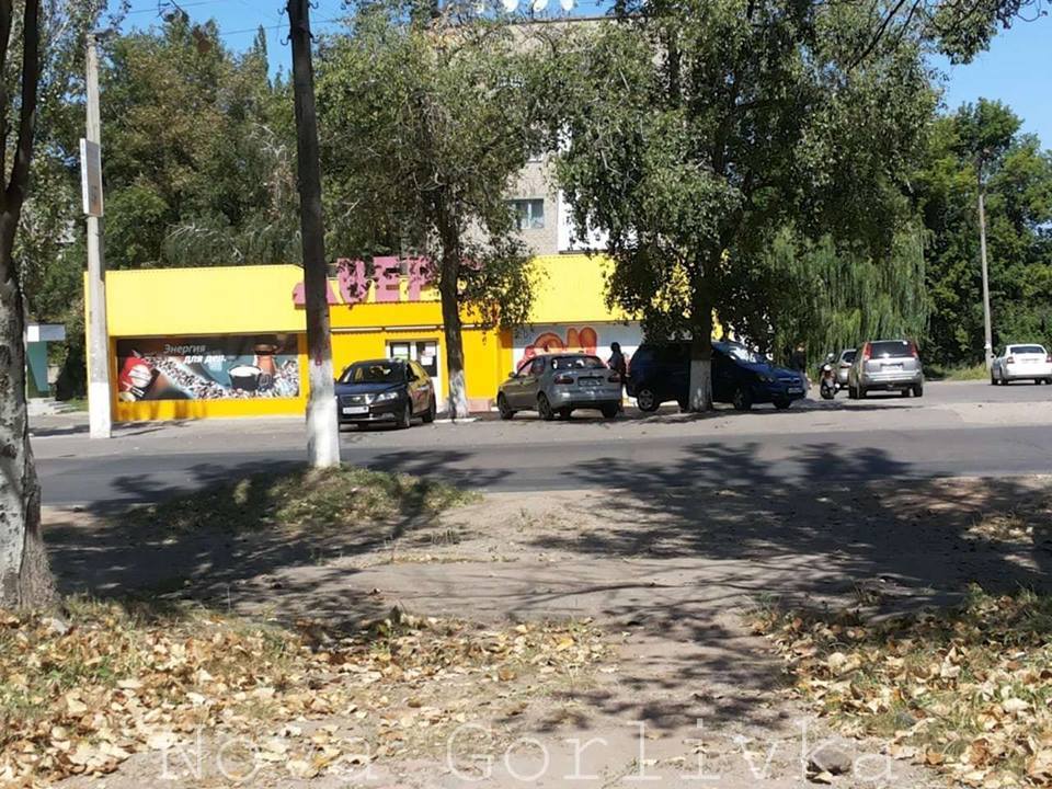 "Ни одного б*ндеровца": в сети показали грустные фото "праздничного" Донбасса dqxikeidqxitkant