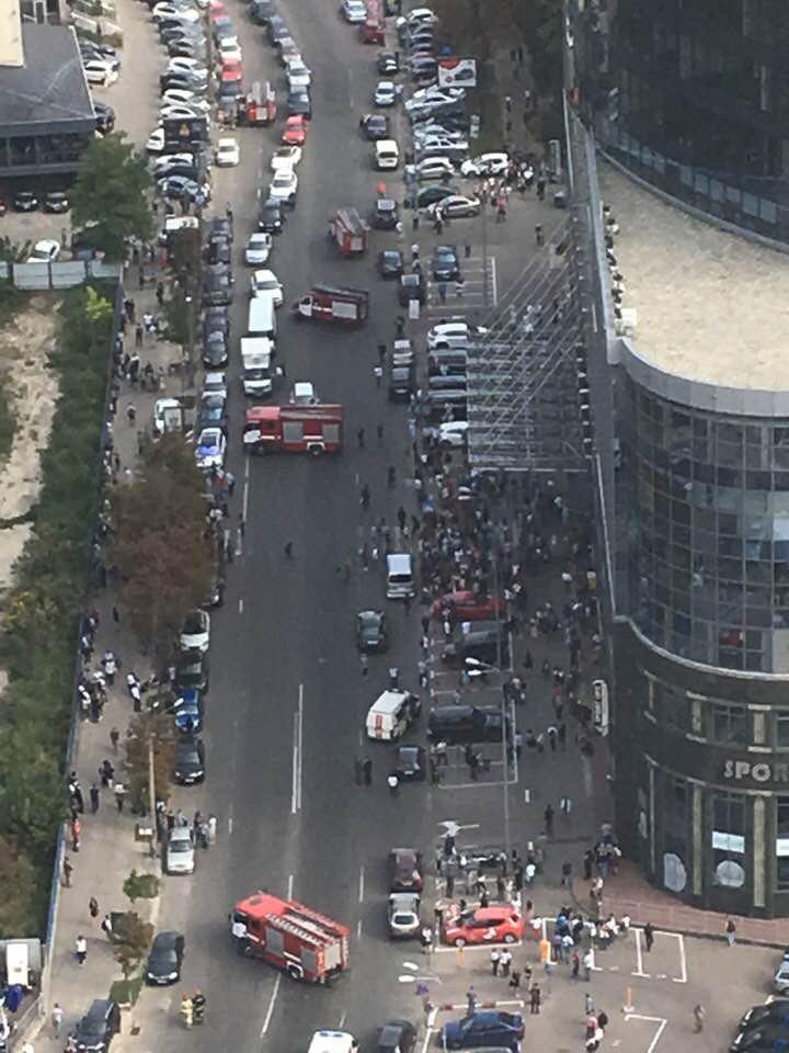 Ð Ðиеве возник Ð¿Ð¾Ð¶Ð°Ñ Ð² извеÑÑном бизнеÑ-ÑенÑÑе: пеÑвÑе ÑоÑо  dqxikeidqxitkant