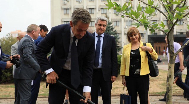 Человек-невидимка: Зачем опальный Николя Саркози прибыл в Одессу - 146005 Человек-невидимка: Зачем опальный Николя Саркози прибыл в Одессу - фото 146005