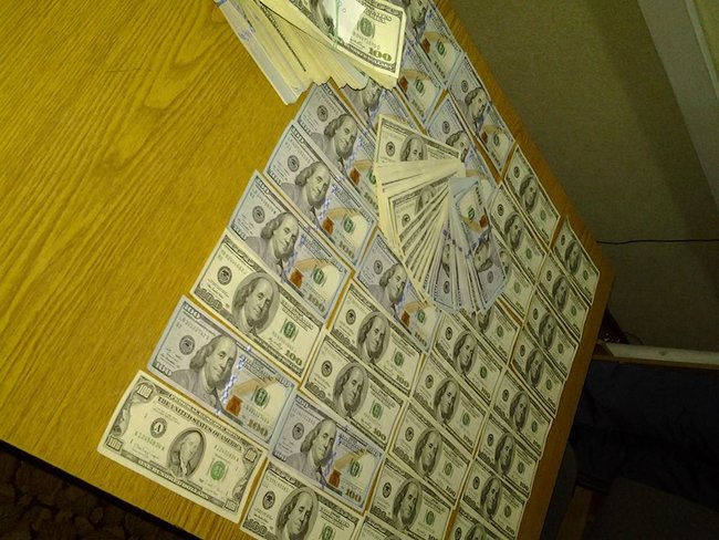 Как деньги из Киево-Печерской лавры уходят в Россию 01 Как деньги из Киево-Печерской лавры уходят в Россию 01 dqxikeidqxiqqeant