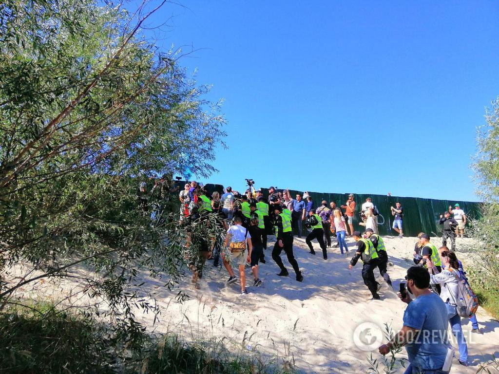 Ð’ Киеве задержали титушек в балаклавах и Ñ Ð³Ñ€Ð°Ð½Ð°Ñ‚Ð°Ð¼Ð¸ dqxikeidqxitkant